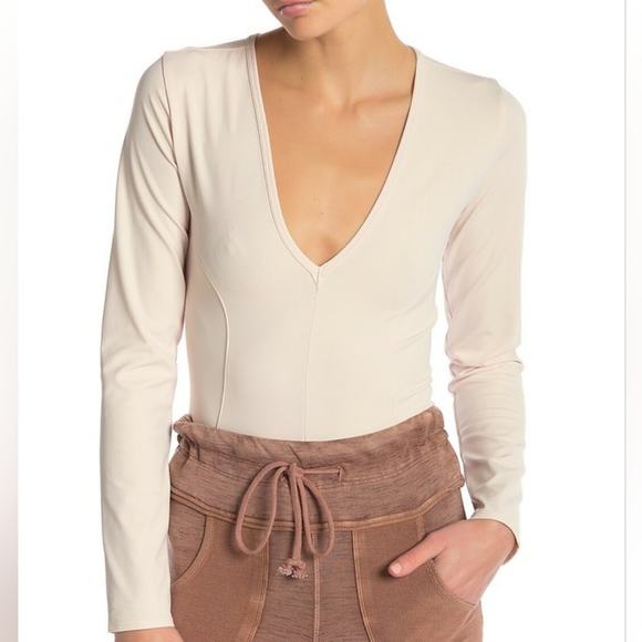 FREE PEOPLE Womens Bodysuit Super Soft Deep V Cream Nude size Large - Picture 1 of 11